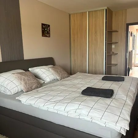 Mimi * Veľký Slavkov